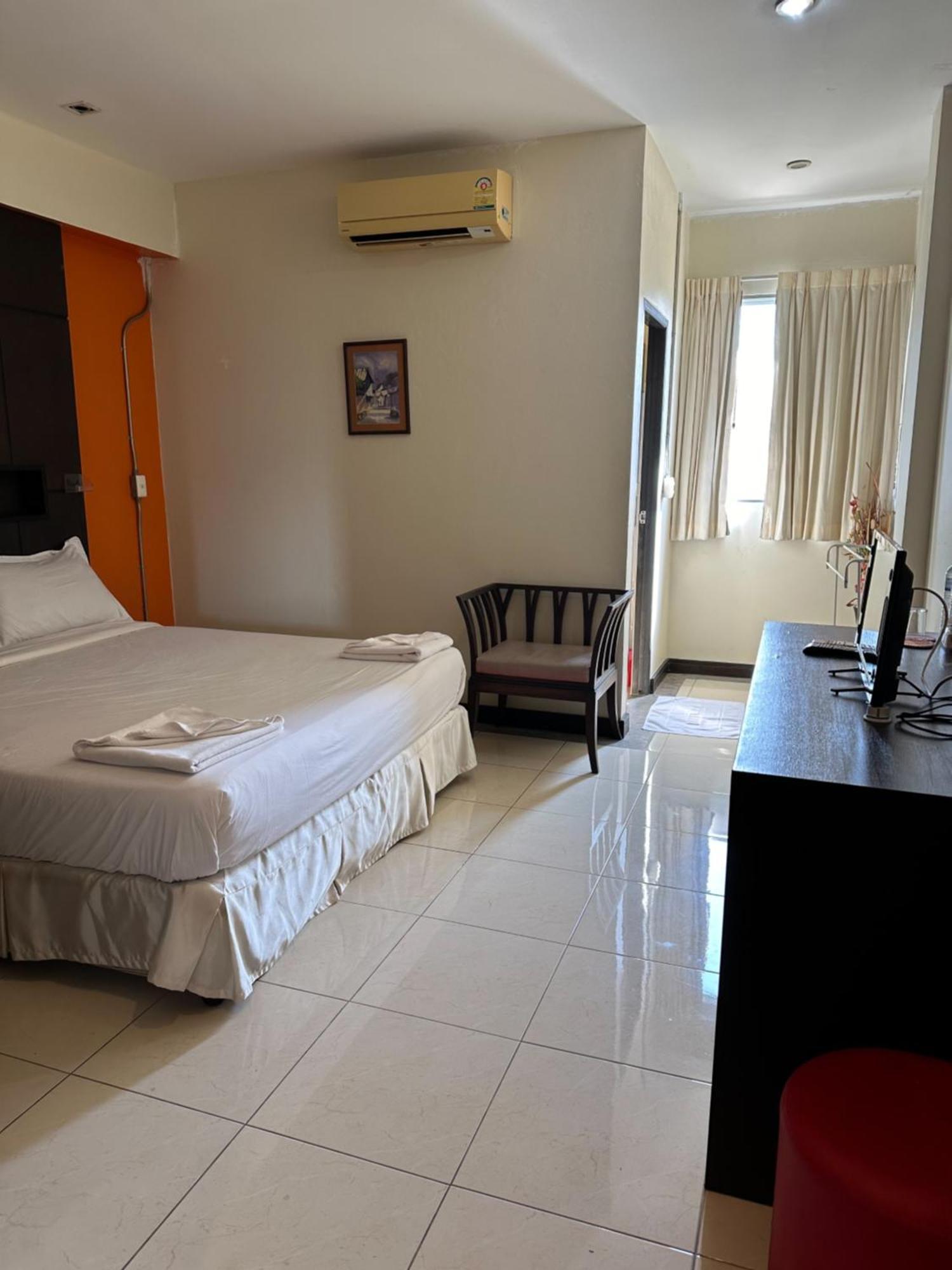 Cozy Place Patong Exterior foto